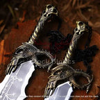 God of War Blades of Chaos Replica Set with Chains – material and finish detail