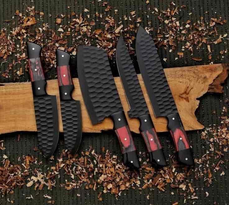 Five culinary profiles with black hammered blades