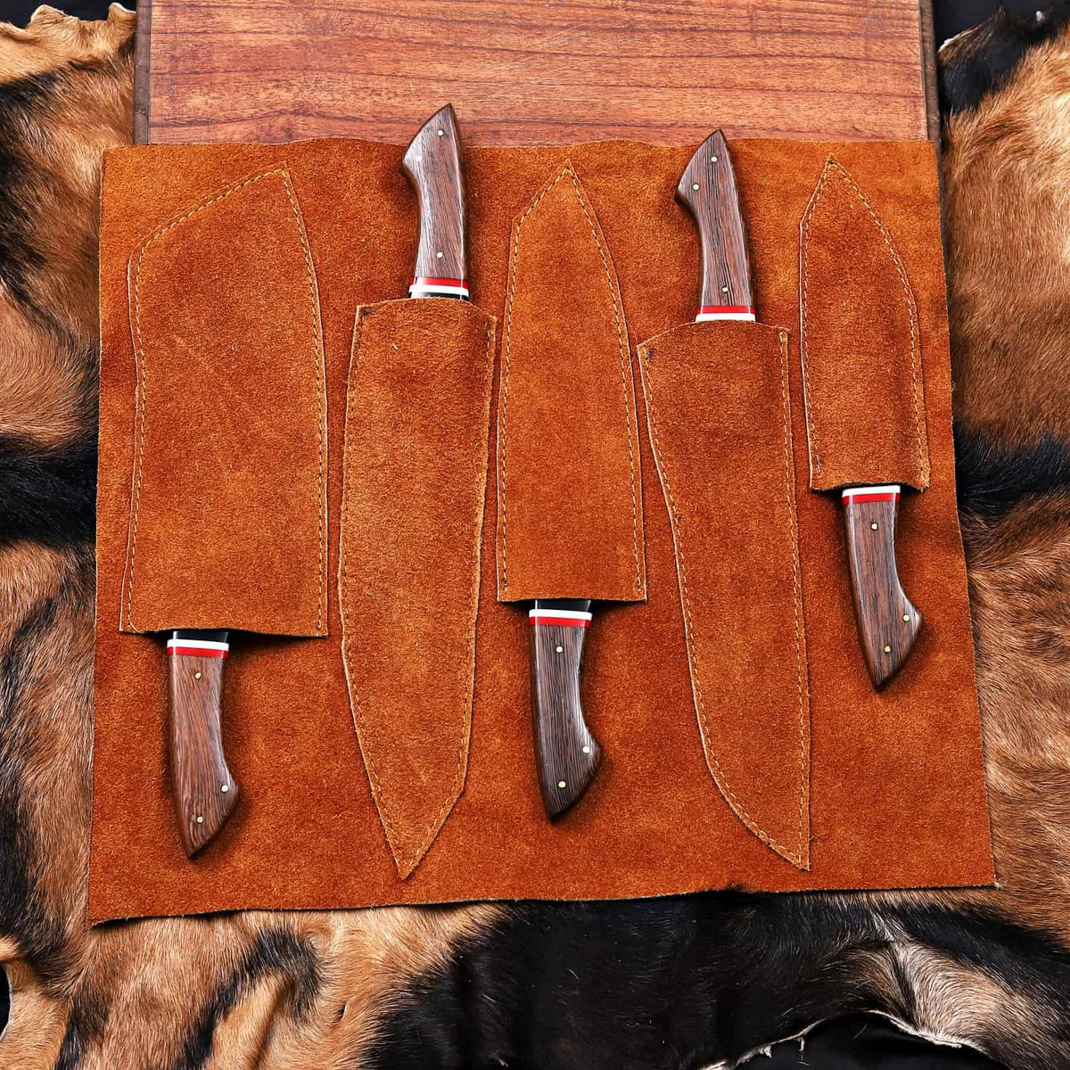 Leather roll for the hammered Damascus chef knife set
