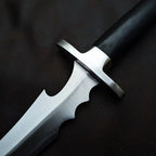 Batman Red Hood Knife Replica – Stainless Steel – handle or hilt detail