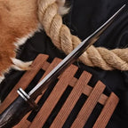 Scream-Inspired Bowie Knife – Bull Horn Handle – handle or hilt detail